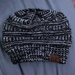 Black/white crochet beanie